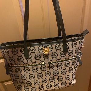 MICHAEL Michael Kors Signature Canvas Morgan Large Tote